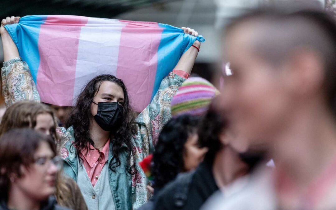 OPINIÓN | ¿Es la teoría trans el camino a un mundo mejor? ¿O más bien al revés? – por Ximena Bedregal Sáez