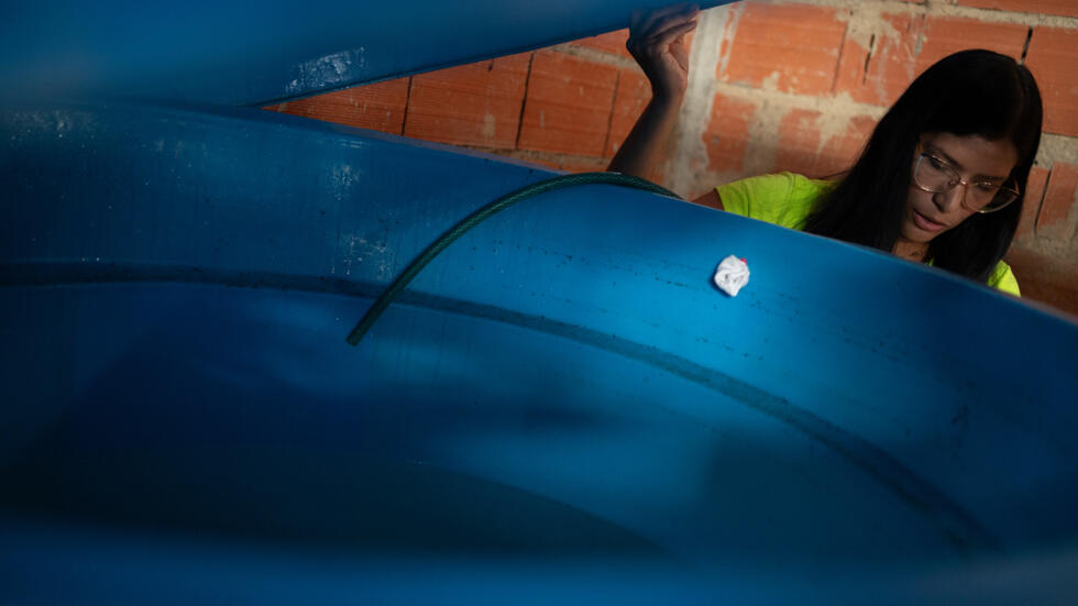 Sin agua, gas o luz: sálvese quien pueda en Venezuela