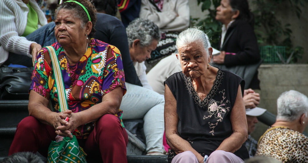 Población venezolana es cada vez más longeva mientras la fuerza laboral joven emigra