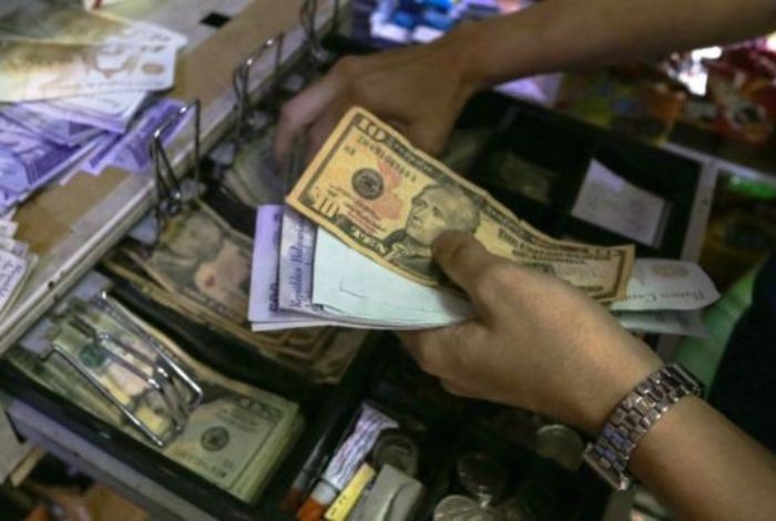 ¿Qué esperar de la economía de Venezuela tras caída de 7% en el primer semestre del año?