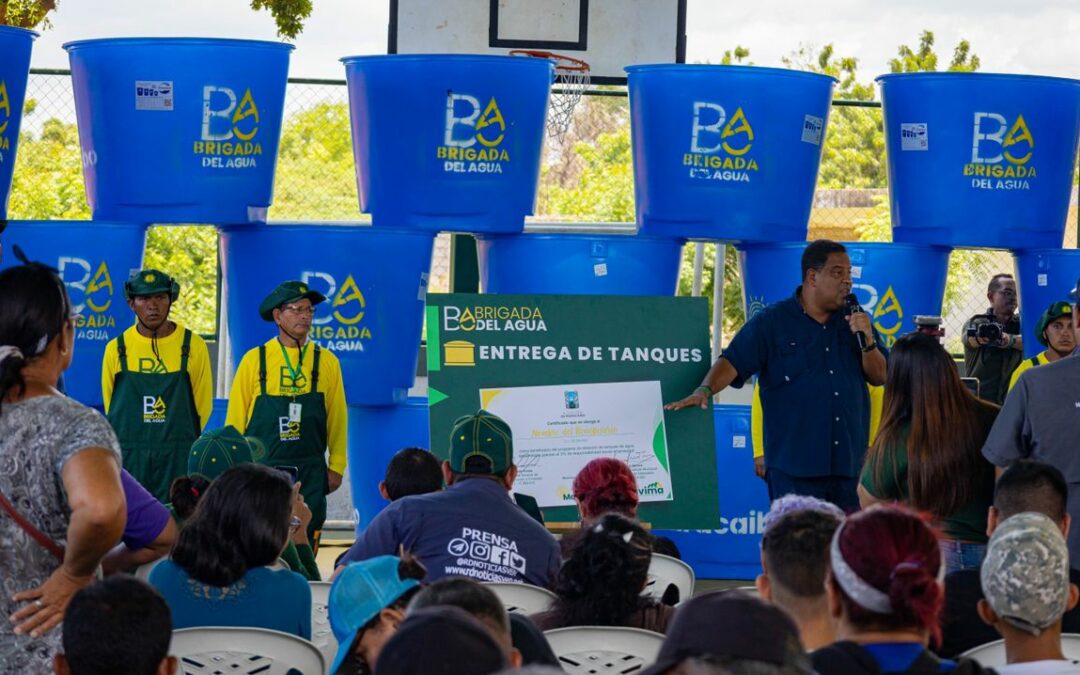Maracaiberos reciben “alivio” junto con los tanques donados por Brigada del Agua de la Alcaldía de Maracaibo