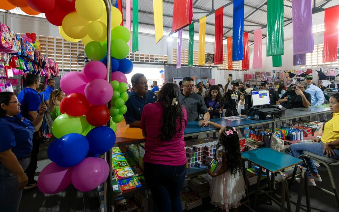 Arranca Expoferia Escolar 2023 en el Hangar de Grano de Oro