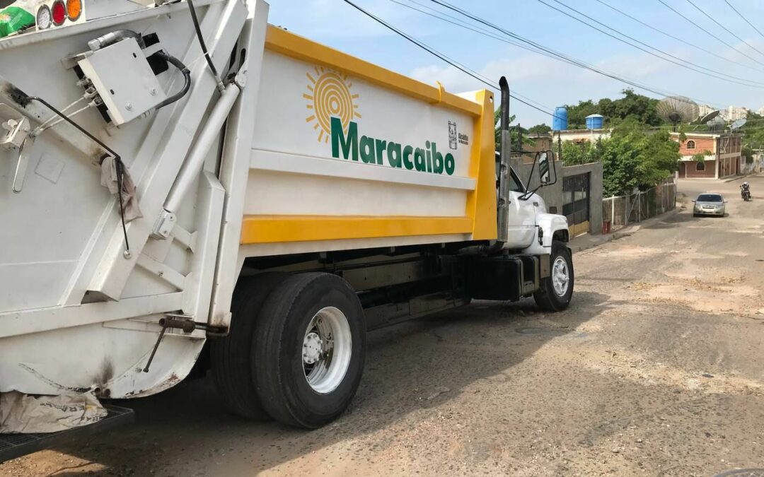 Maracaiberos comienzan a adaptarse a la «positiva» recolección bisemanal de desechos de la Alcaldía