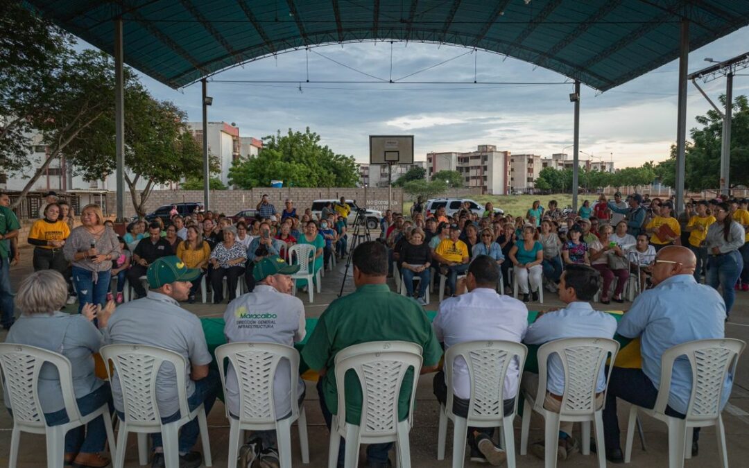 6 edificios de El Pinar serán beneficiados con el programa Resuelve tu Techo de la Alcaldía