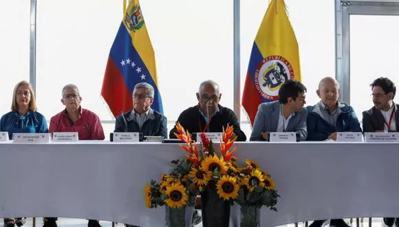 Delegaciones de Colombia y ELN llegan a Caracas para cuarto ciclo de negociaciones