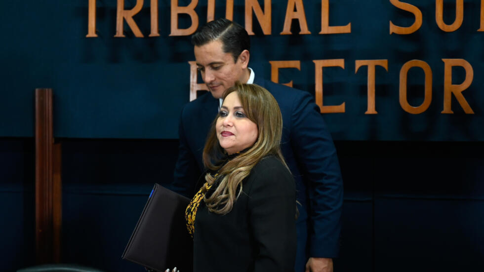 Tribunal de Guatemala suspende el partido del nuevo presidente