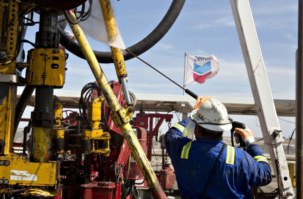Chevron quiere perforar más pozos de crudo en Venezuela para 2024