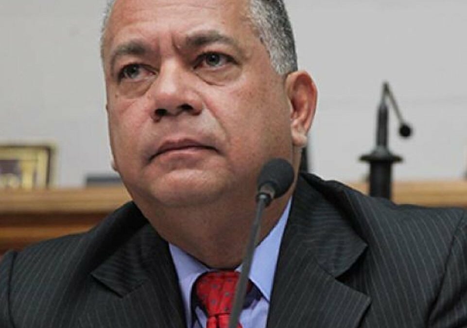 Opositores rechazan la designación del contralor como rector del ente electoral venezolano