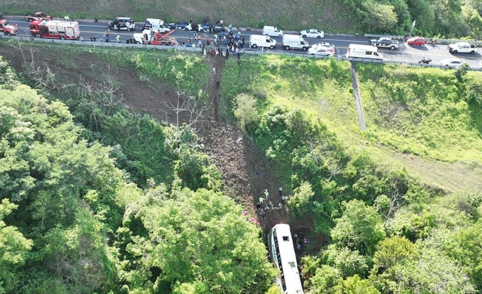¡TRAGEDIA! Contabilizan 17 muertos en accidente vial de México