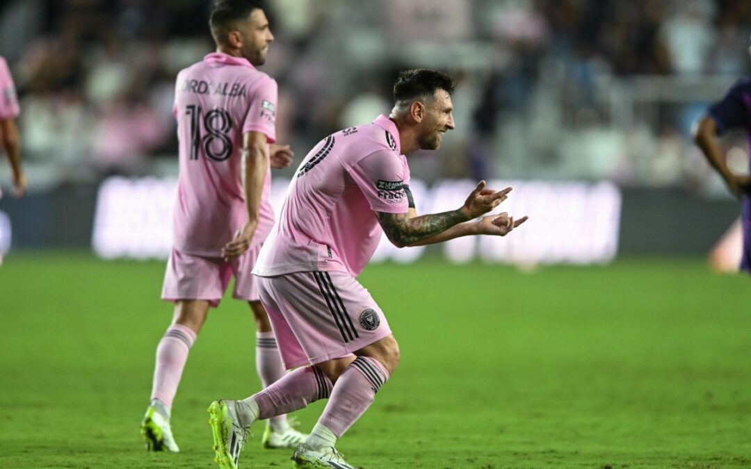 ¡FIN DEL MISTERIO! Esta es la razón por la que Messi celebra los goles en Miami como un superhéroe