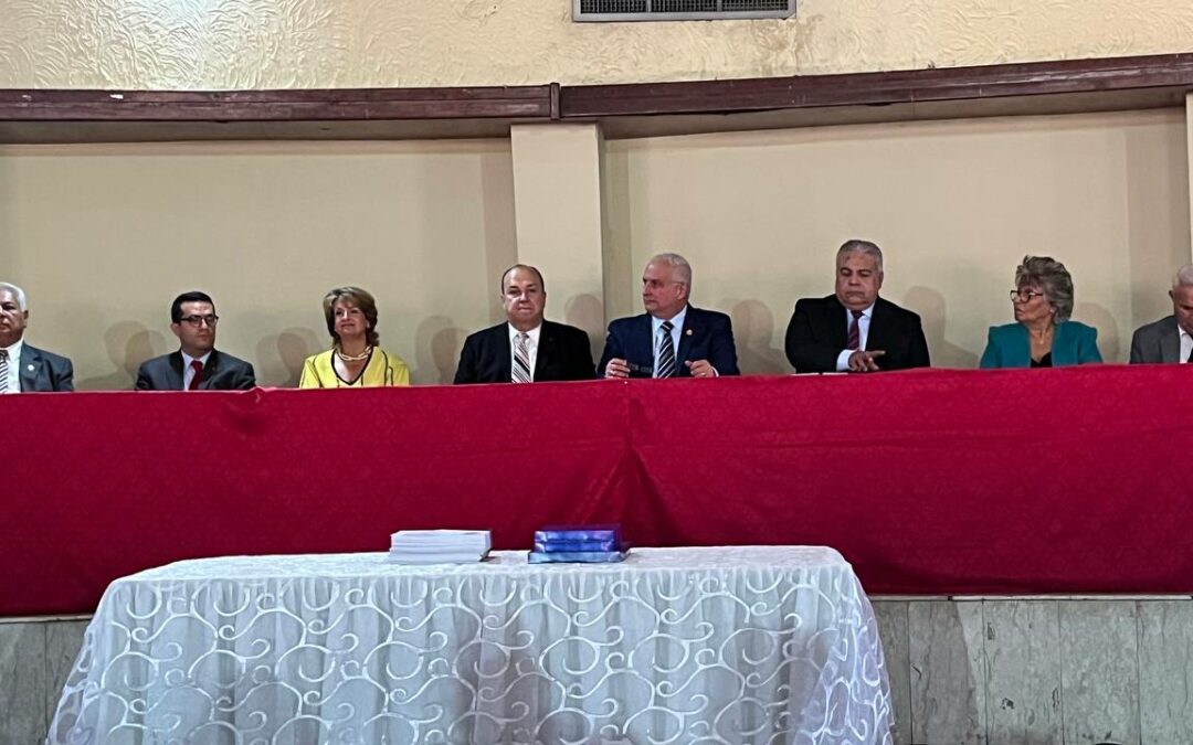 Clezulia reconoció a destacados luchadores gremiales en el 129 Aniversario del Colegio de Abogados del Estado Zulia