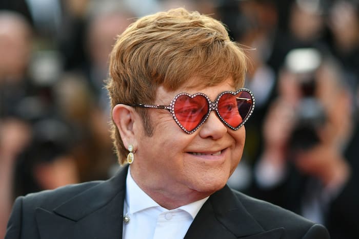 ¡PREVENTIVO! Trasladaron a Elton John de emergencia al hospital tras un accidente domético