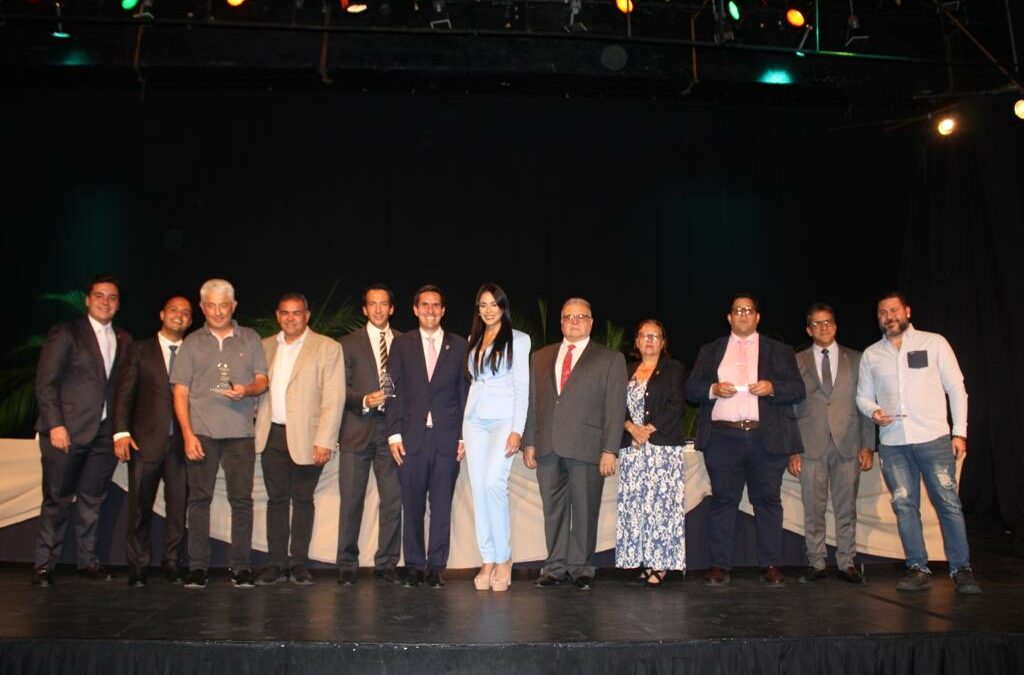 Concejo Municipal reconoció labor de más de 80 empresas y emprendimientos en Baruta