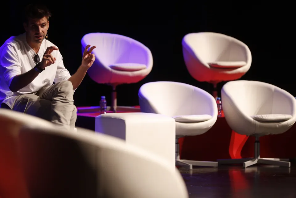 Piqué: «La gente invierte para ganarse la vida, yo lo hago para pasármelo bien»