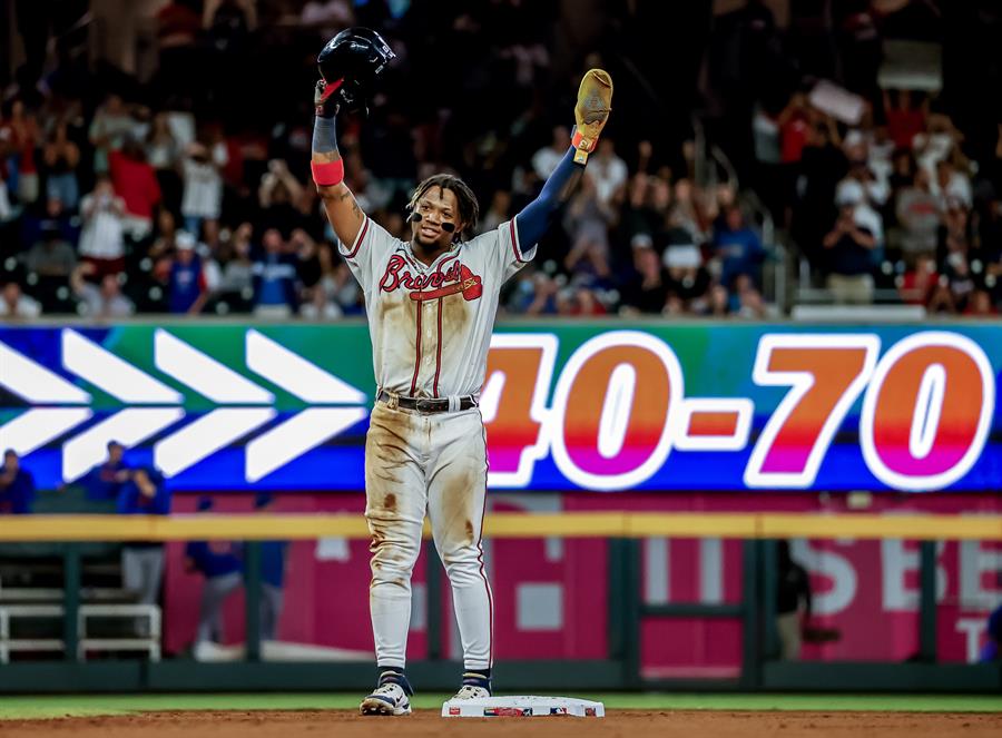 ¡GRANDE! Acuña fundó el club de los 40 jonrones y las 70 bases robadas