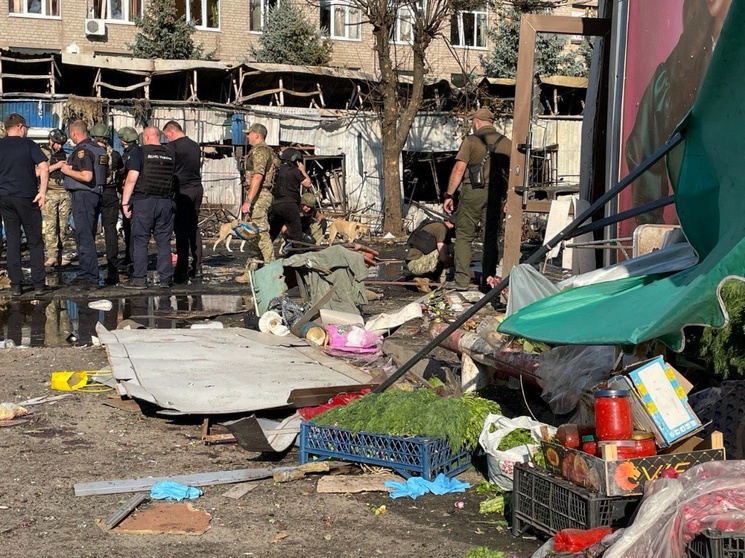 Condenan el ataque ruso a un mercado en Ucrania que dejó 17 muertos y unos 30 heridos