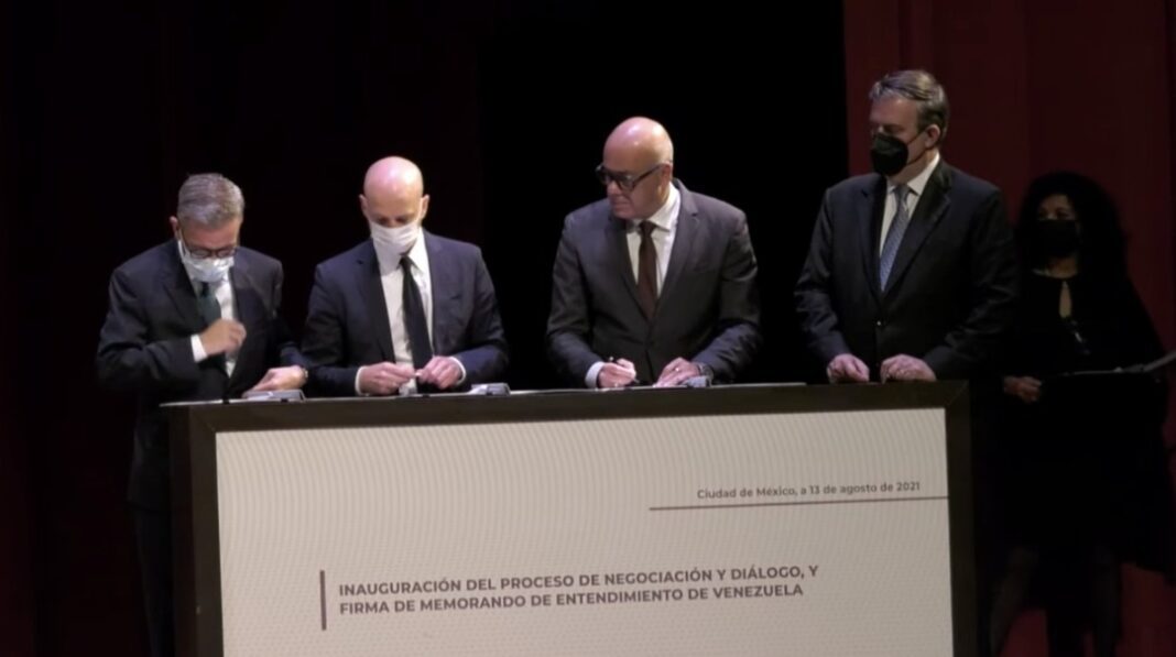 AFP: Gobierno de Maduro y oposición están en negociaciones para retomar diálogo