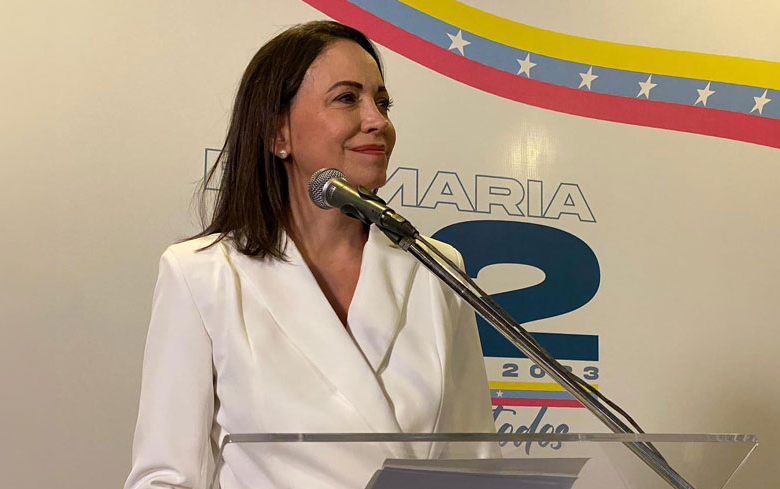 María Corina Machado dice que a pesar de todo se inscribirá en el CNE para derrotar a Maduro