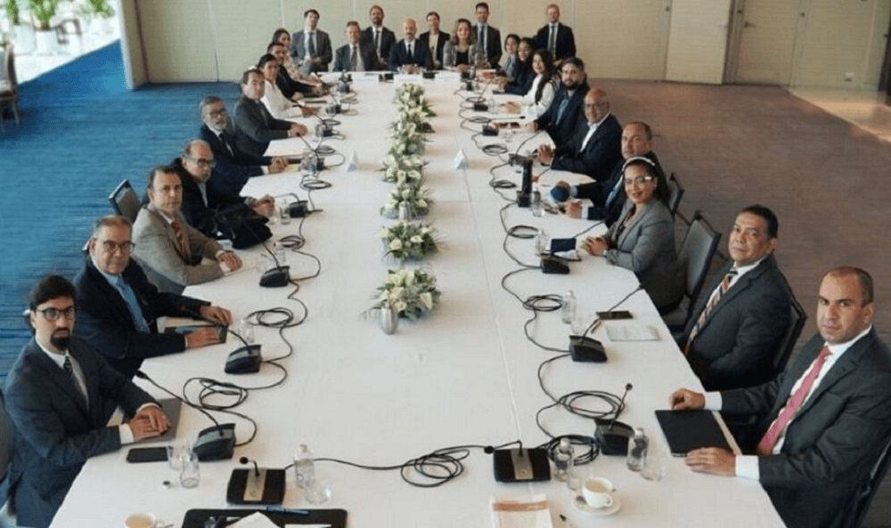 Oficialismo y oposición retomarán el diálogo este martes en Barbados