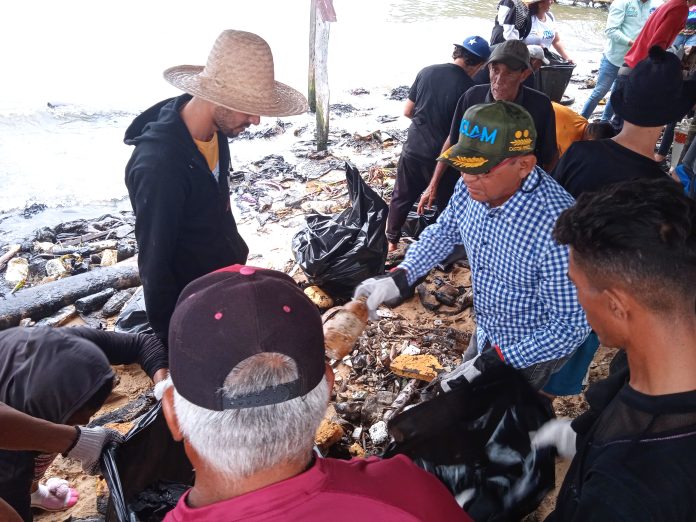 Van 51 mil toneladas de basura recogidas de las orillas del Lago
