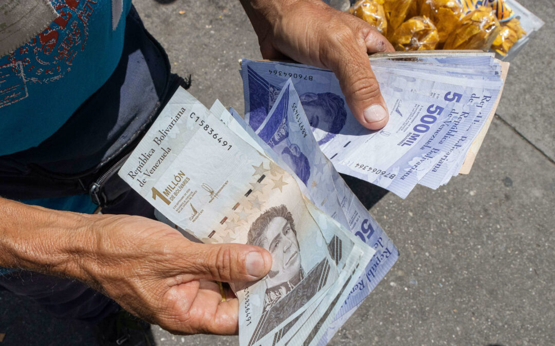 Se mantiene el aumento del dólar en Venezuela a pesar de la leve desaceleración de la inflación