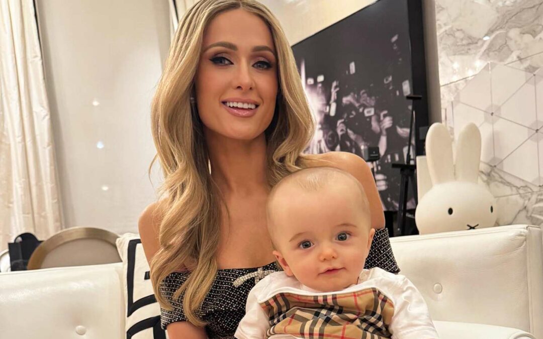 Paris Hilton respondió a quienes criticaron el físico de su bebé: “Está perfectamente sano”