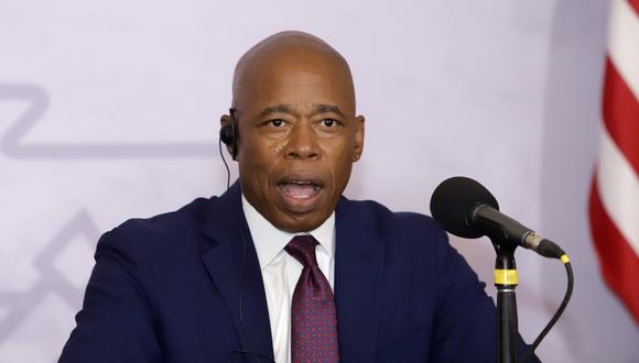 Alcalde de Nueva York: Llegada de migrantes ha «desbordado» la ciudad