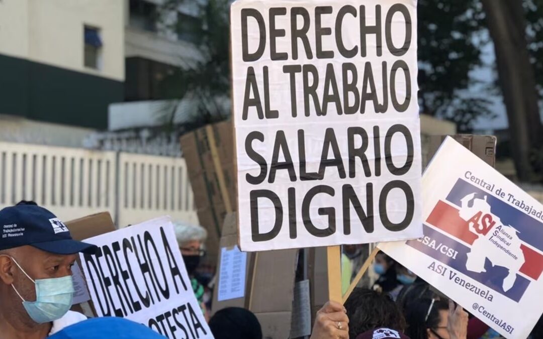 Bloomberg: El 85% de los venezolanos gana menos de USD 300