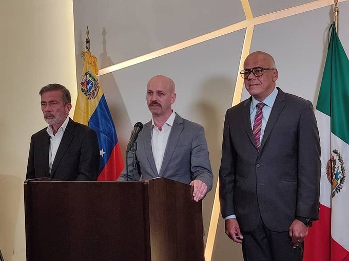 Reuters: Chavismo y oposición firmarán acuerdo electoral este martes