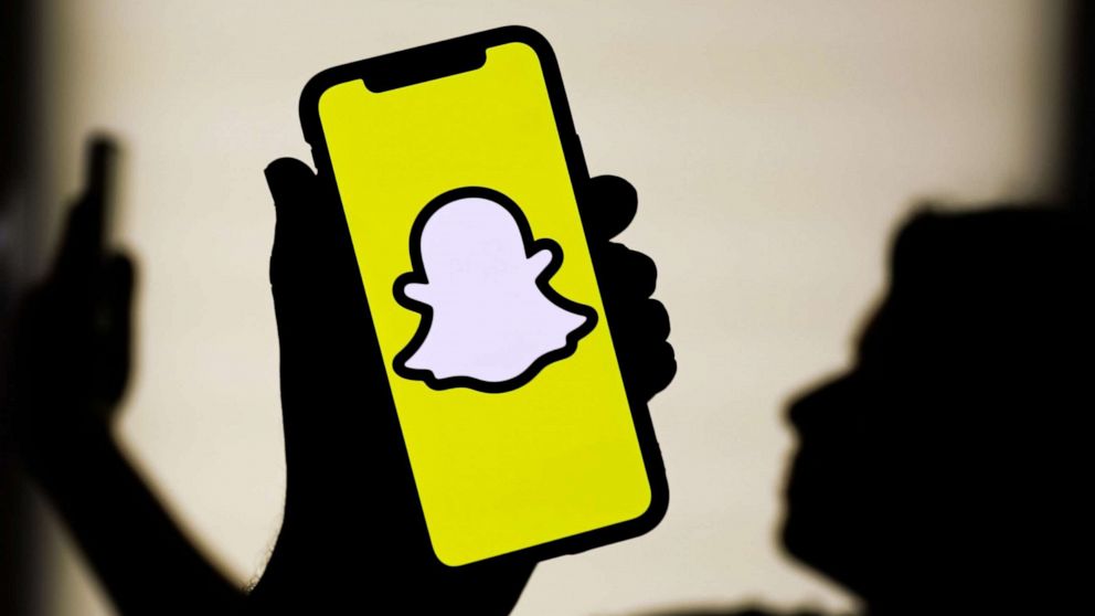 Investigan los riesgos de Snapchat en menores de edad