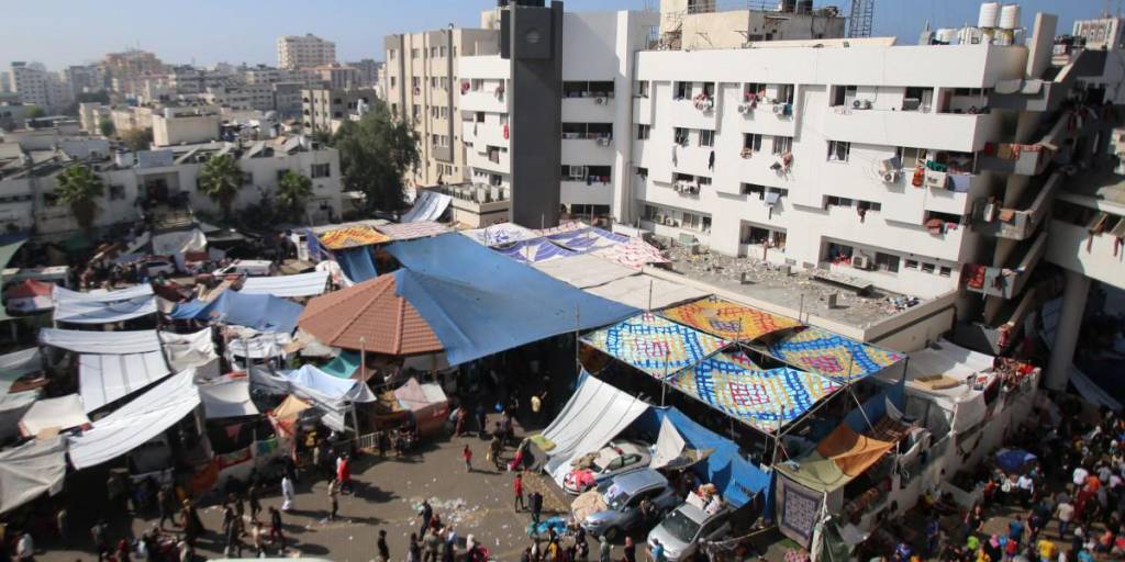 «¡Manos arriba!»: Soldados israelíes tomaron el hospital Al Shifa de Gaza