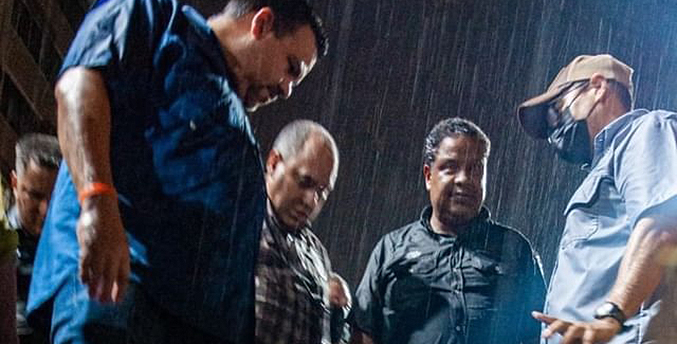 Rafael Ramírez evalúa daños causados por las lluvias en Maracaibo