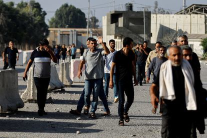 Israel envía de vuelta a Gaza a «miles» de trabajadores palestinos