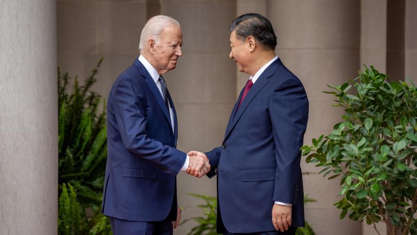 Biden y Xi acuerdan restablecer las comunicaciones entre sus Fuerzas Armadas