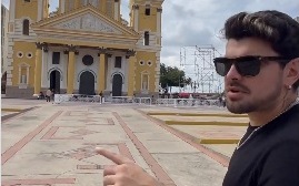 Jonathan Moly dedicó su presentación a La Chinita en el Festival de la Orquídea