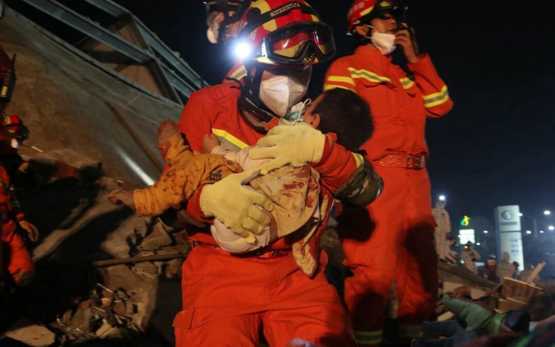 Al menos 118 muertos deja devastador terremoto en el noroeste de China