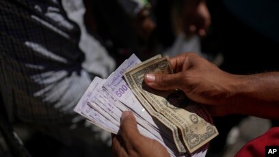 Proyectan una inflación de tres dígitos para 2024 con un «moderado crecimiento económico»