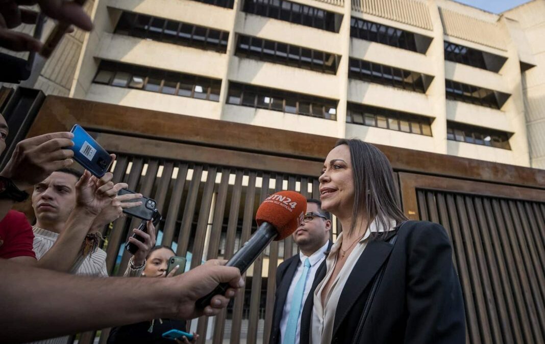 Contraloría envió al TSJ documentos de inhabilitación de María Corina Machado