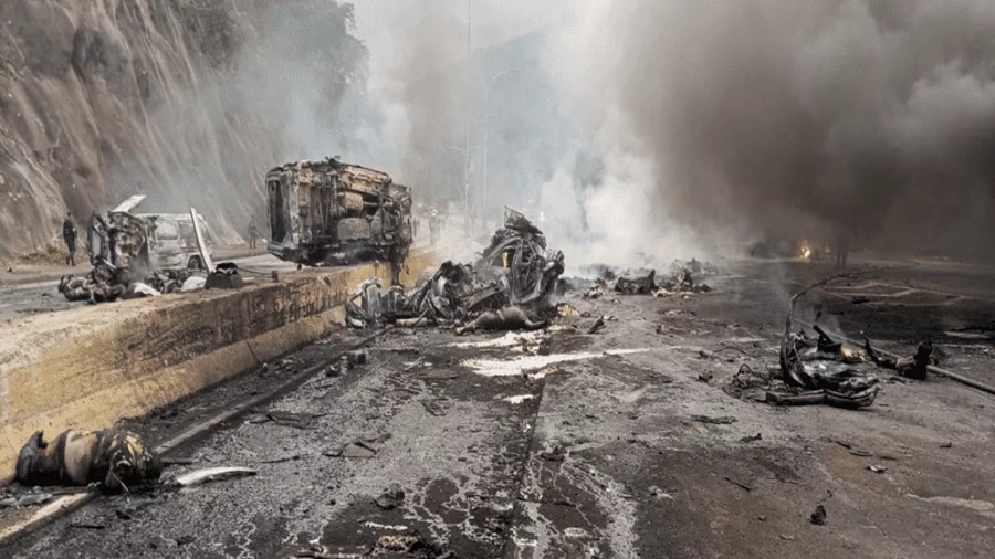 Decretan tres días de duelo por víctimas de la Autopista GMA