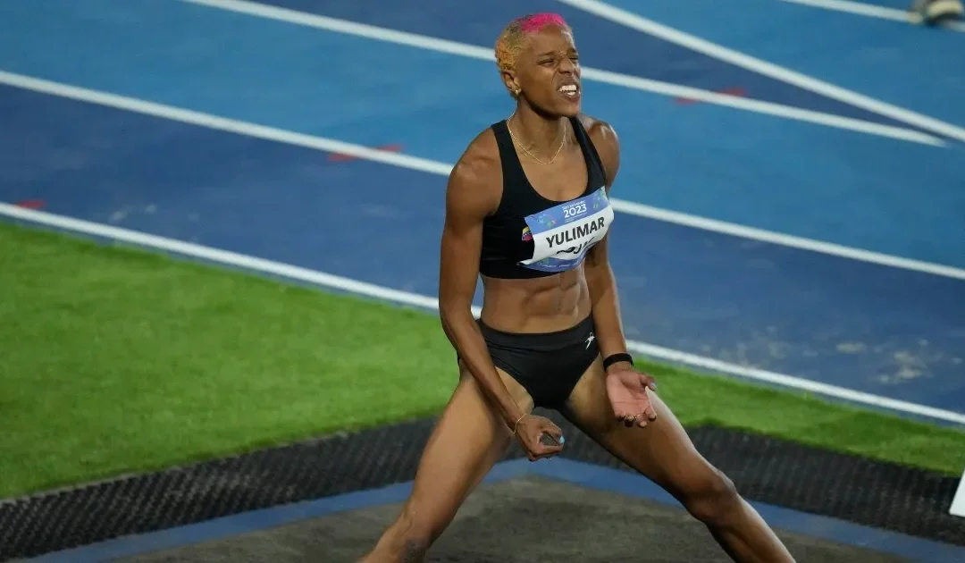 Yulimar Rojas se prepara para su salto de oro sobre la torre Eiffel