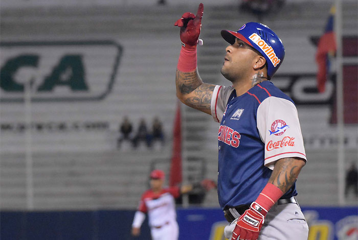 ¡LIDERANDO! Barrida de Tiburones ante Cardenales los coloca en la punta