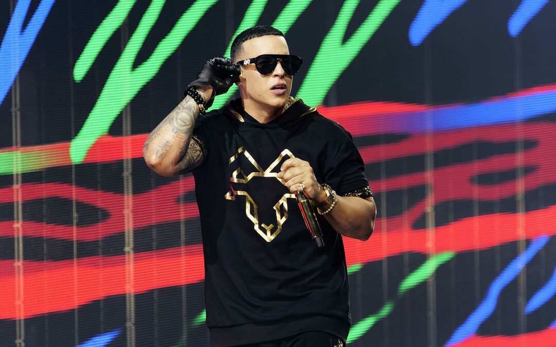 Hotel español debe pagar a Daddy Yankee casi $ 1 millón por robo de joyas