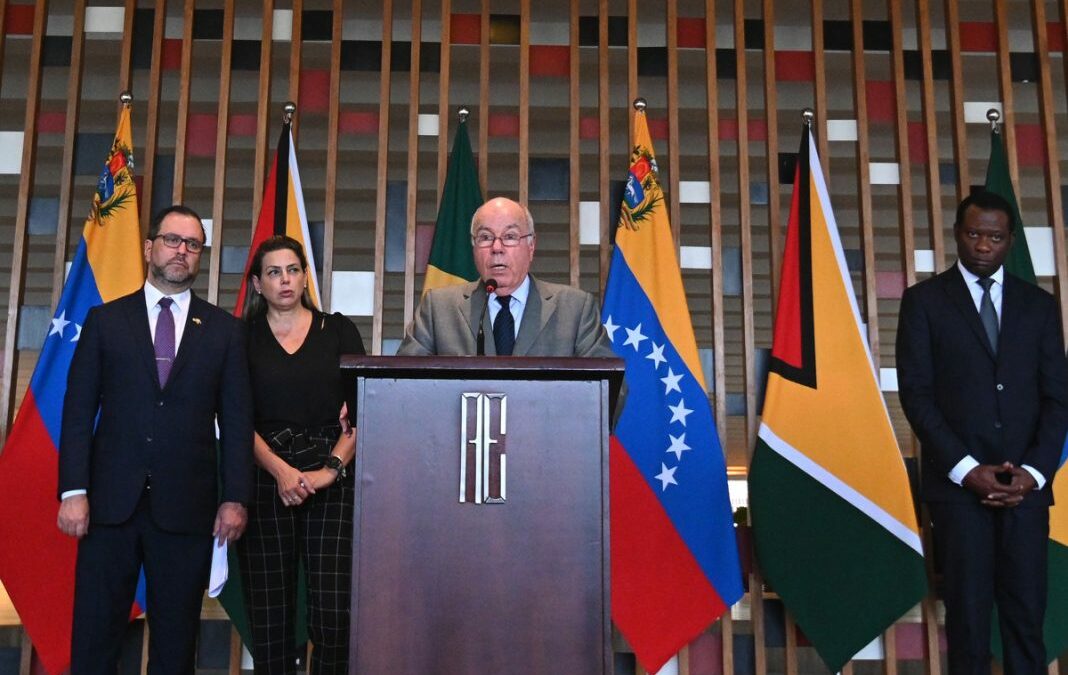 Venezuela y Guyana acuerdan mantener el diálogo sobre Esequibo sin provocaciones y en paz