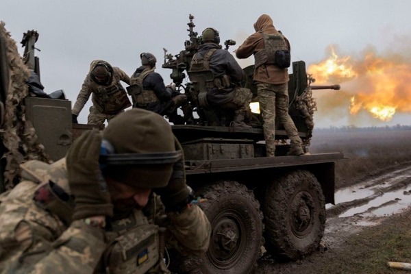 Estados Unidos suspende la ayuda militar a Ucrania