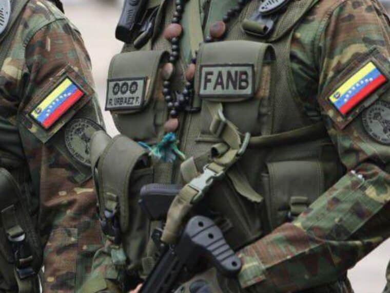 Expulsan y degradan a los primeros 18 militares de la Fanb