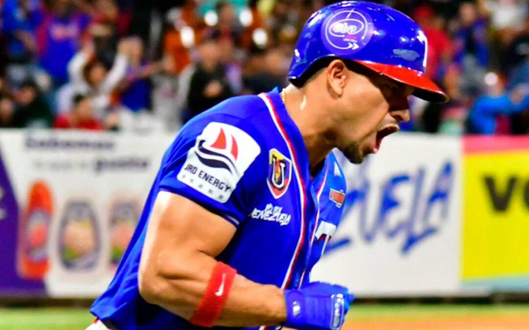 Tiburones inspirados apalean a Tigres y avanzan a la final