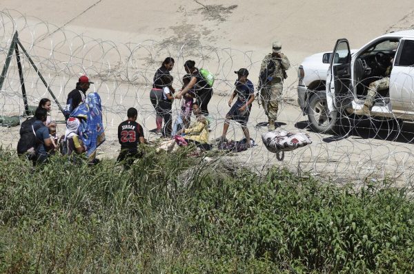 EE. UU. reabrirá varios puntos de entrada en la frontera sur en plena crisis migratoria