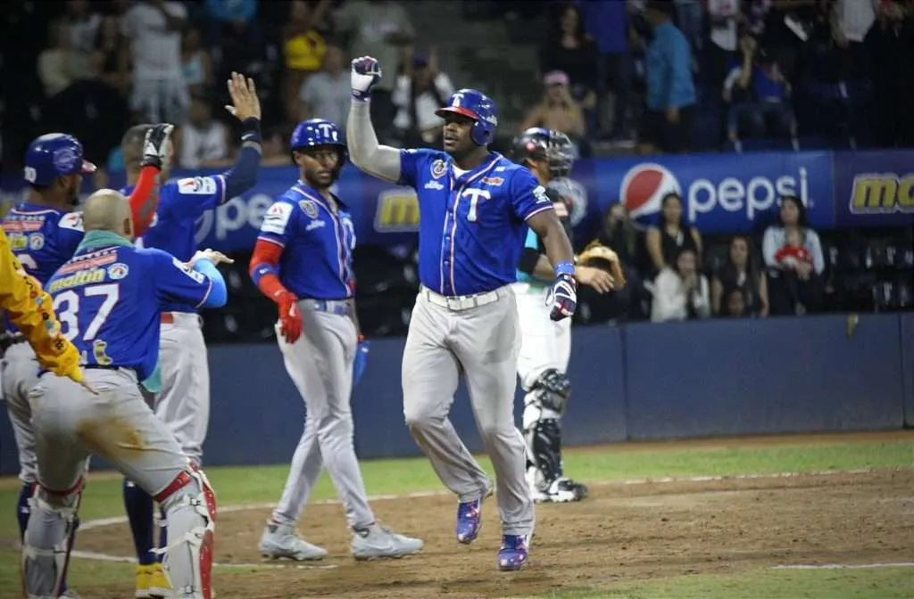 Tiburones de La Guaira clasificó a la final de la LVBP