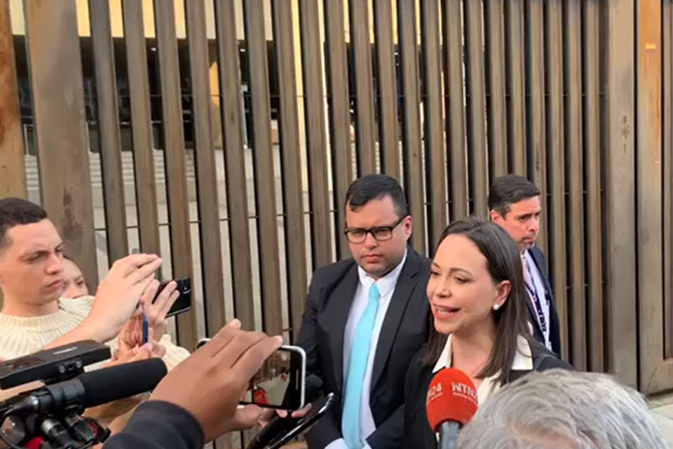 TSJ niega acceso a expediente de Machado a su equipo legal