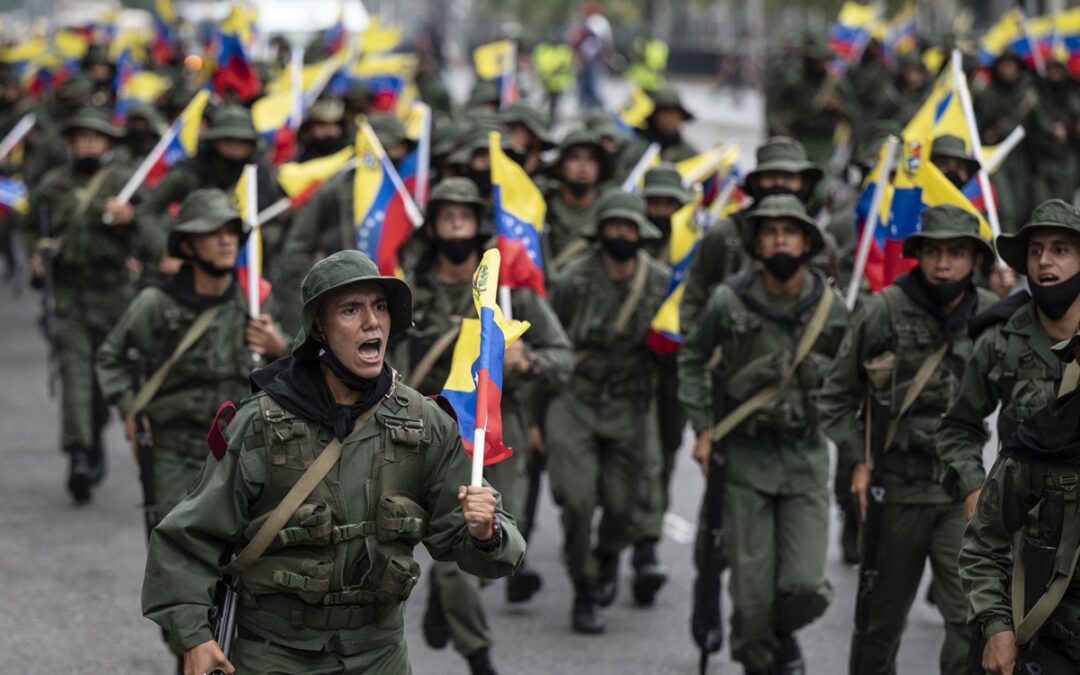 Maduro autorizó la degradación y expulsión de militares implicados en planes conspirativos